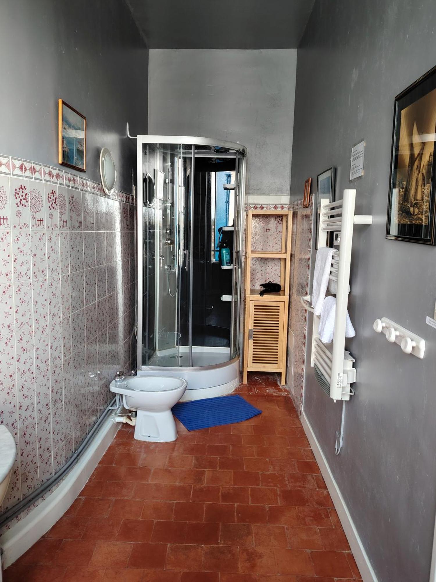 Bed and Breakfast Les Volets Bleus Sallèles-dʼAude Exterior foto